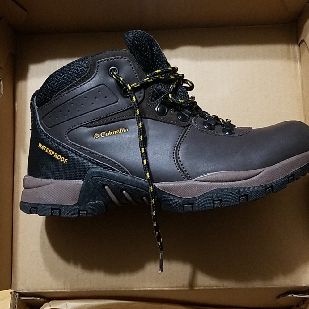 Youth hiking boot